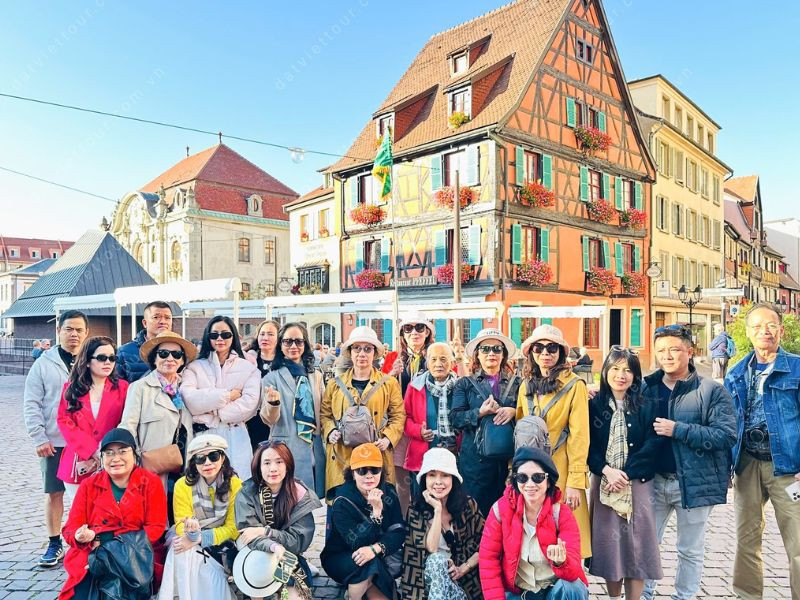 Du lịch cùng hội nhóm - cách hiệu quả nhất để tối ưu chi phí