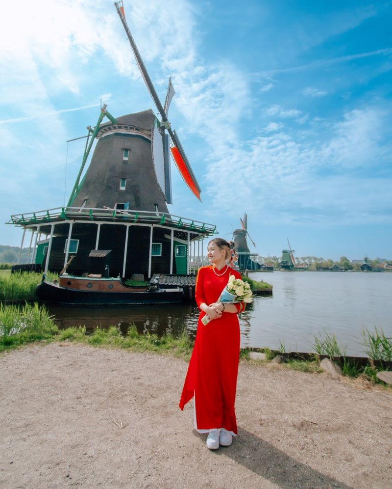 Check-in tại ngôi làng cối xay gió Zaanse Schans