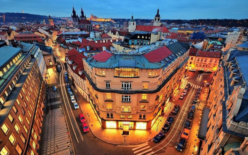 Prague (CH Séc)- Thành phố của những mái nhà đỏ và bia thủ công