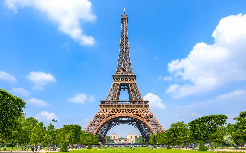 Tháp Eiffel - biểu tượng Paris Tháp Eiffel - biểu tượng Paris