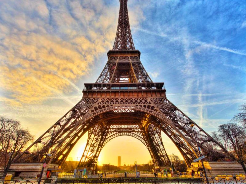 Tháp Eiffel - điểm đến mơ ước trong tour châu Âu 2026
