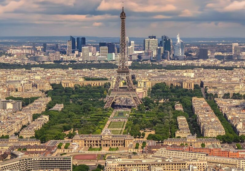 Khung cảnh Tháp Paris mộng mơ