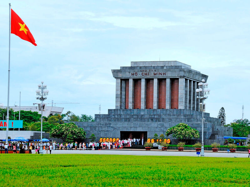 Lăng Bác lễ thượng cờ 