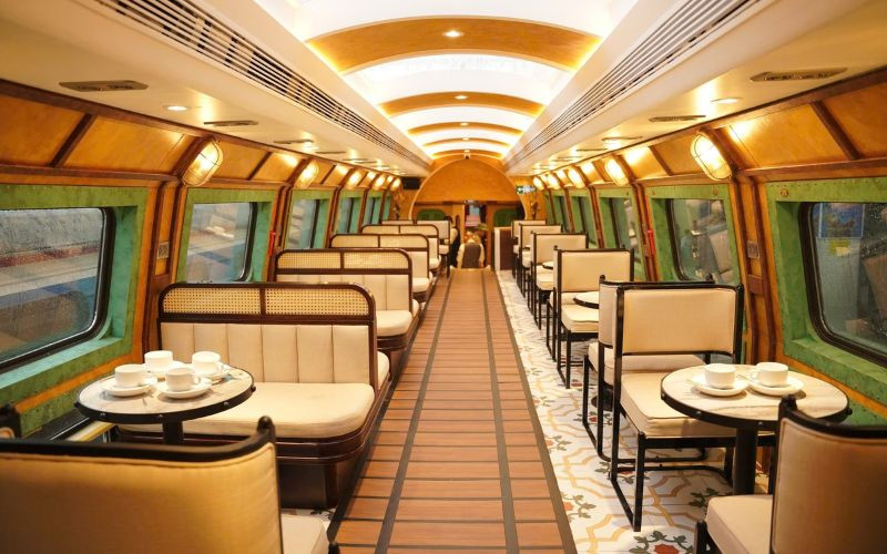 Nội thất bên trong đoàn tàu di sản Hà Nội Nội thất bên trong đoàn tàu di sản Hà Nội