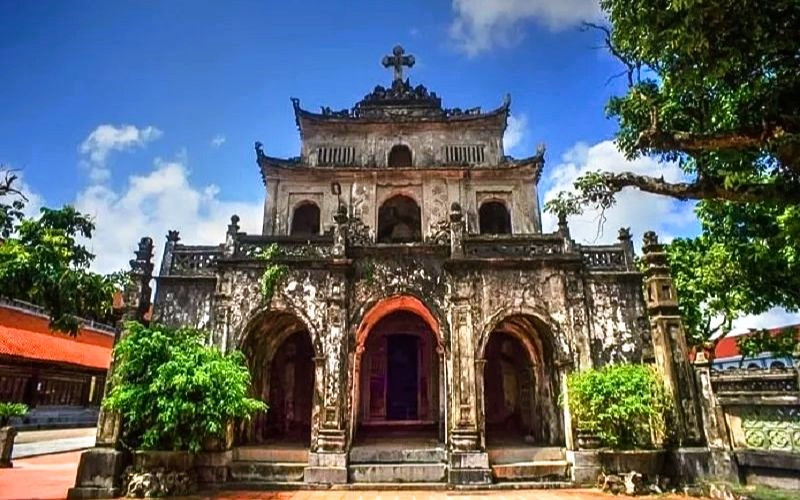Chiêm ngưỡng ngôi chùa núp trong hang động 