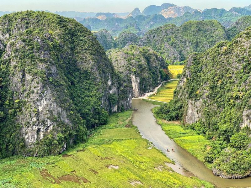 Khung cảnh nên thơ của Tam Cốc - Bích Động