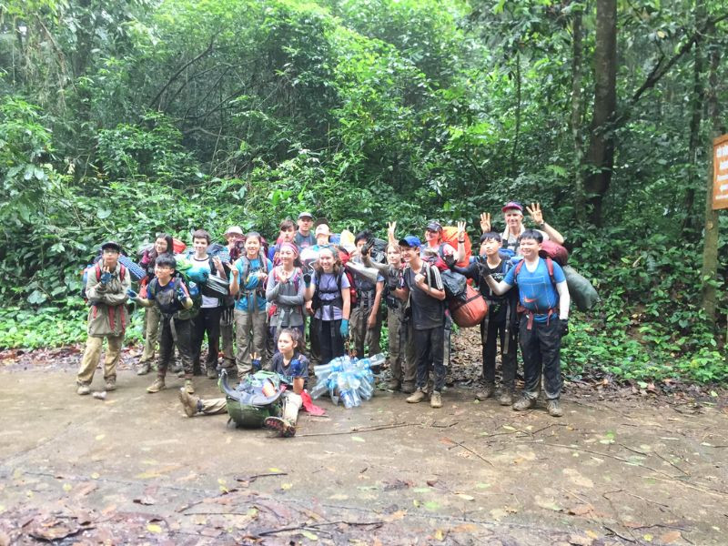 Trải nghiệm đi bộ xuyên rừng Trải nghiệm đi bộ xuyên rừng