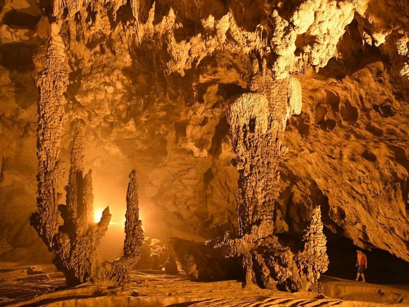 Tham quan động Ngườm Ngao 