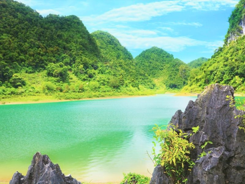 Hồ Thang Hen - không gian yên tĩnh và đầy thơ mộng Hồ Thang Hen - không gian yên tĩnh và đầy thơ mộng