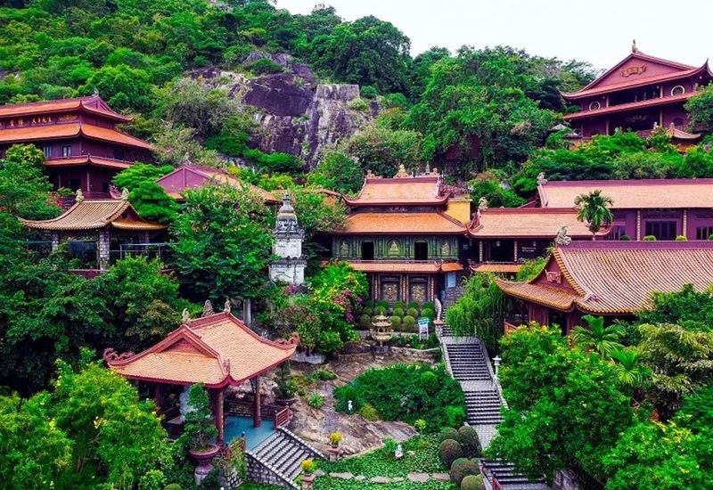 Chùa Hang Đồ Sơn sở hữu thiết kế độc đáo, ấn tượng