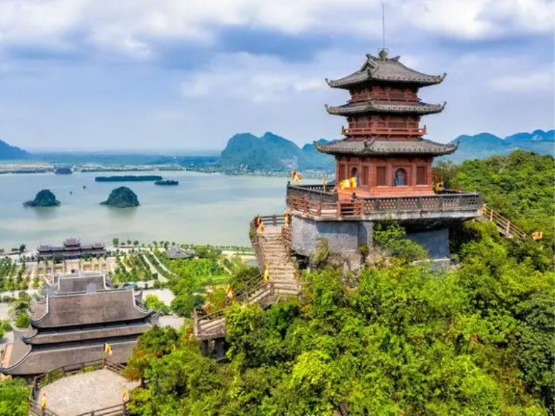 Chùa Ngọc - Điểm cao nhất trong quần chùa Tam Chúc