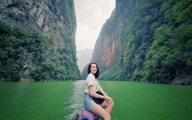 Trải nghiệm thuyền trên sông Nho Quế khám phá hẻm Tu Sản