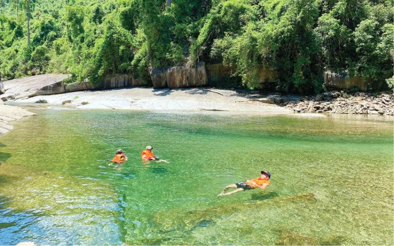Các tour du lịch miền Bắc đến thác Ngao cháy vé