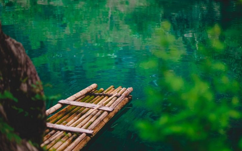 Đừng nên nhảy lung tung kẻo trượt ngã