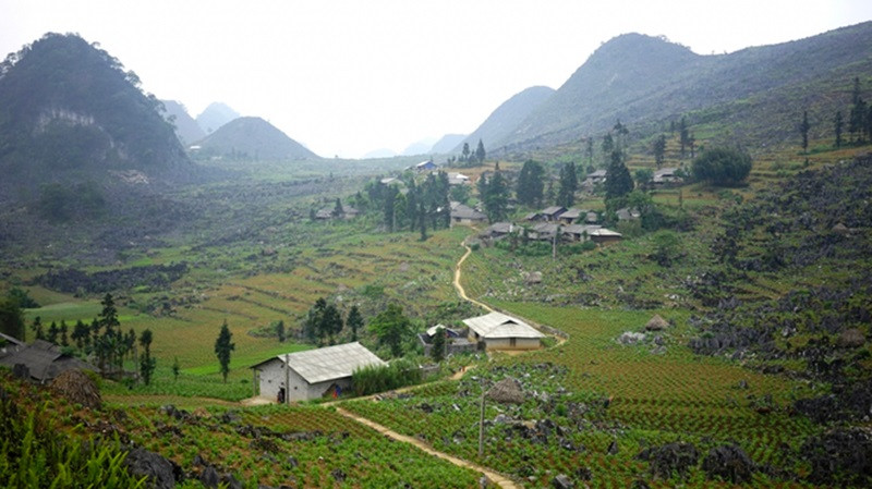 Quang cảnh hùng vĩ, yên bình trên đường di chuyển