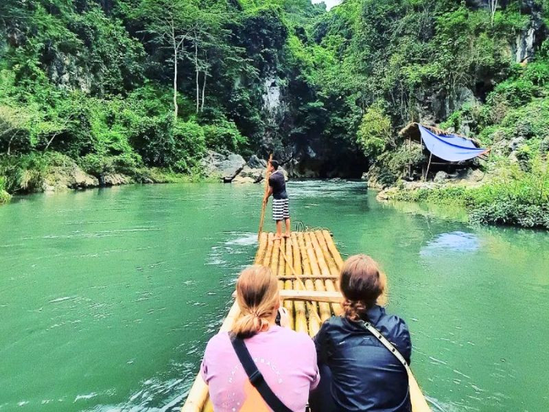 Khám phá Hang Thẩm Lín 
