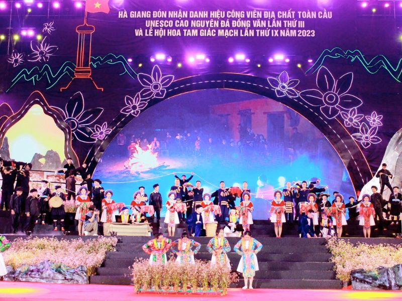 Lễ hội hoa tam giác mạch Hà giang