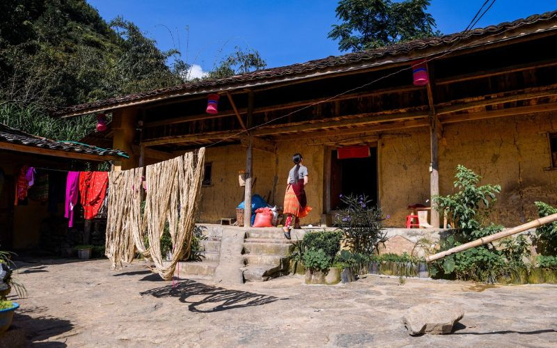 Những nếp nhà trình tường đặc trưng