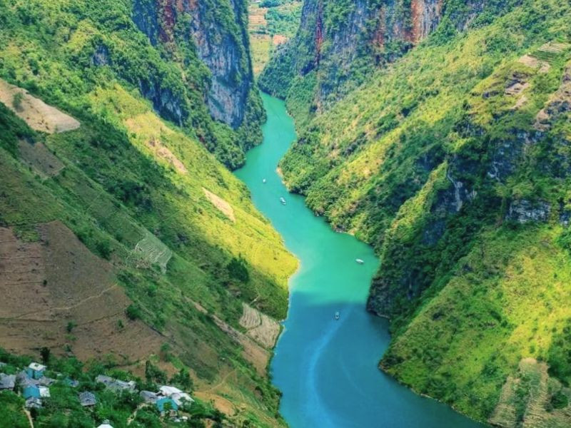 Sông Nho Quế - “tuyệt tác”của Việt Nam Sông Nho Quế - “tuyệt tác”của Việt Nam