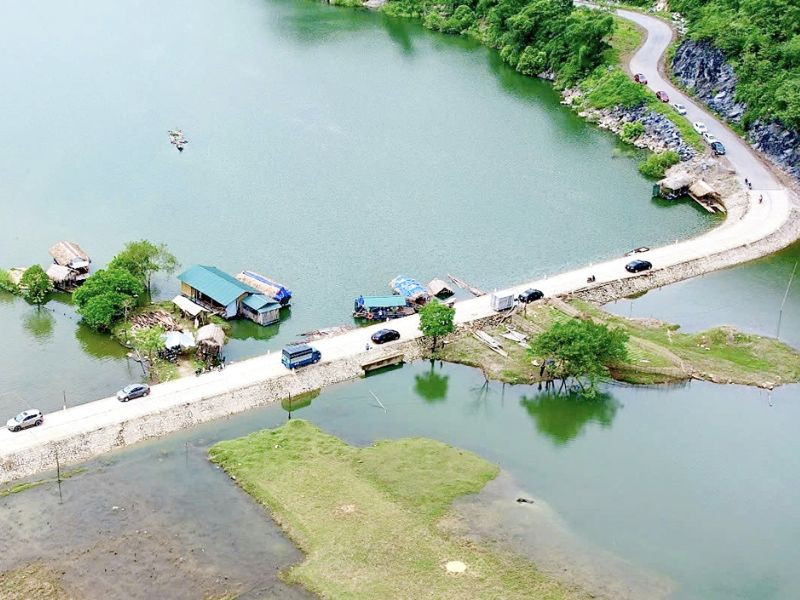 Đường đi đến Hồ Noong Đường đi đến Hồ Noong