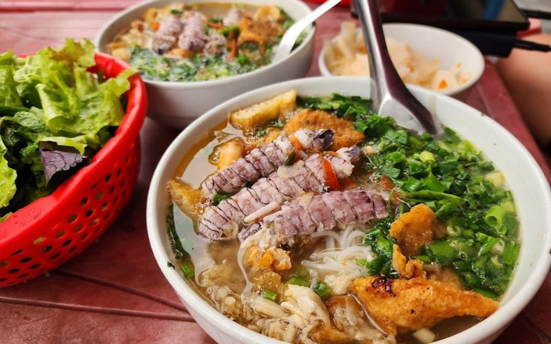 Bún hải sản Hạ Long