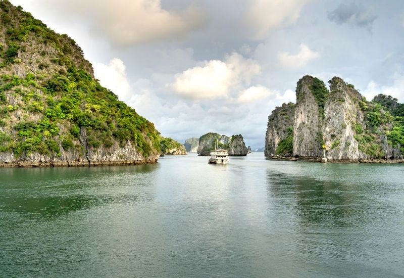 Thời tiết Hạ Long tháng 7 thích hợp cho một chuyến vi vu ngày hè Thời tiết Hạ Long tháng 7 thích hợp cho một chuyến vi vu ngày hè