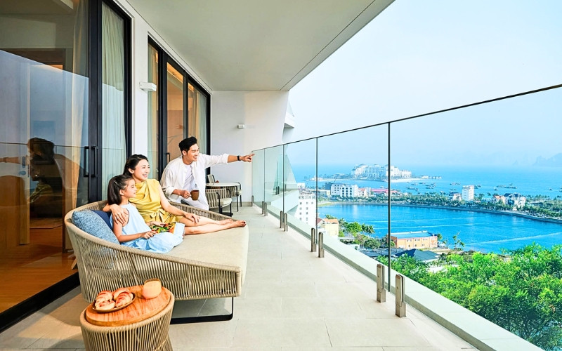 Khách sạn quốc tế gần chợ đêm, thuận tiện di chuyển đến biển Khách sạn quốc tế gần chợ đêm, thuận tiện di chuyển đến biển