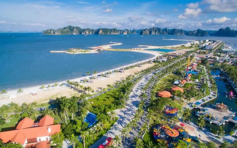 Đảo Tuần Châu - Vịnh Hạ Long