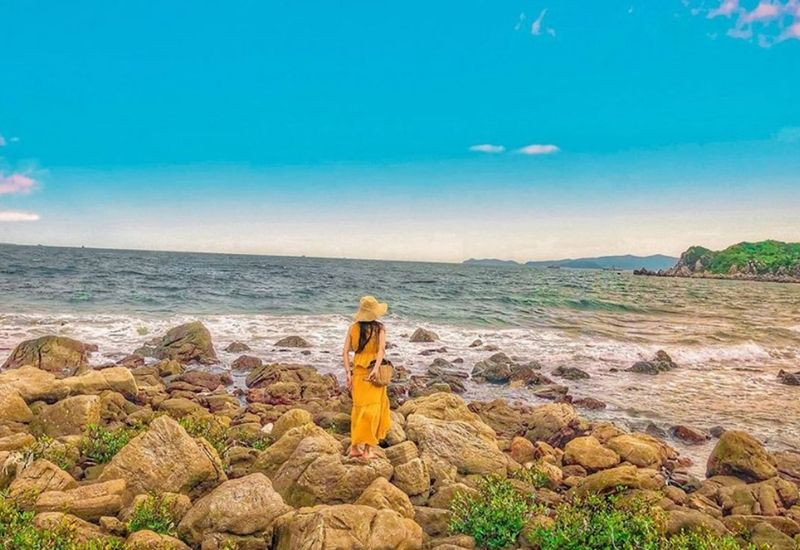 Du lịch đảo Quan Lạn mùa hè chơi gì, đến bãi biển Minh Châu