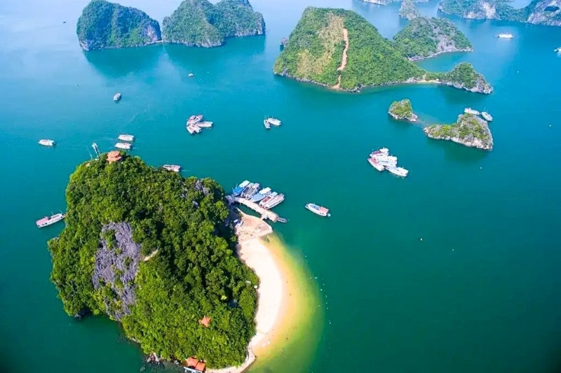 Bãi tắm đẹp và điểm ngắm toàn cảnh vịnh Hạ Long Bãi tắm đẹp và điểm ngắm toàn cảnh vịnh Hạ Long