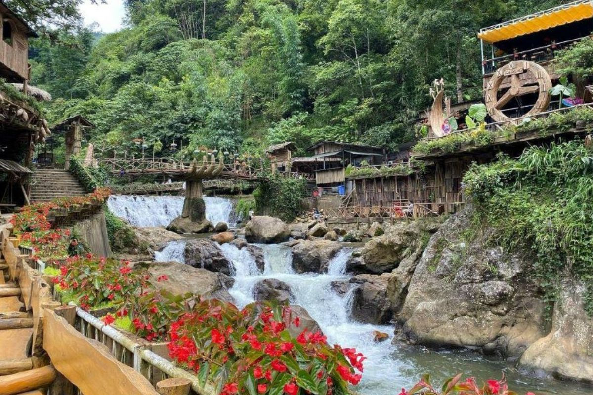 Khám phá bản Cát Cát