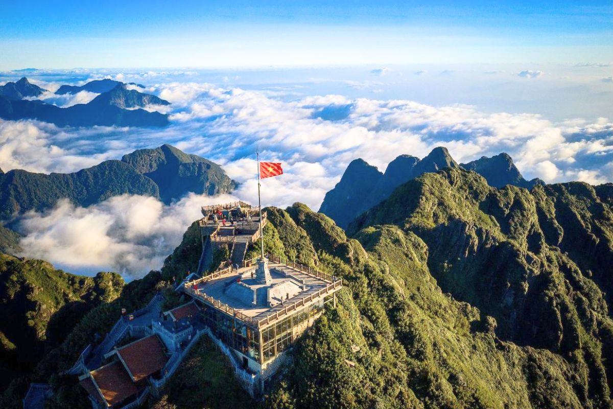 Chinh phục nóc nhà Đông Dương - Fansipan