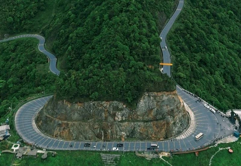 Cung đường Ô Quy Hồ mang đến những góc nhìn ấn tượng về núi rừng Tây Bắc (Ảnh: Sưu tầm)