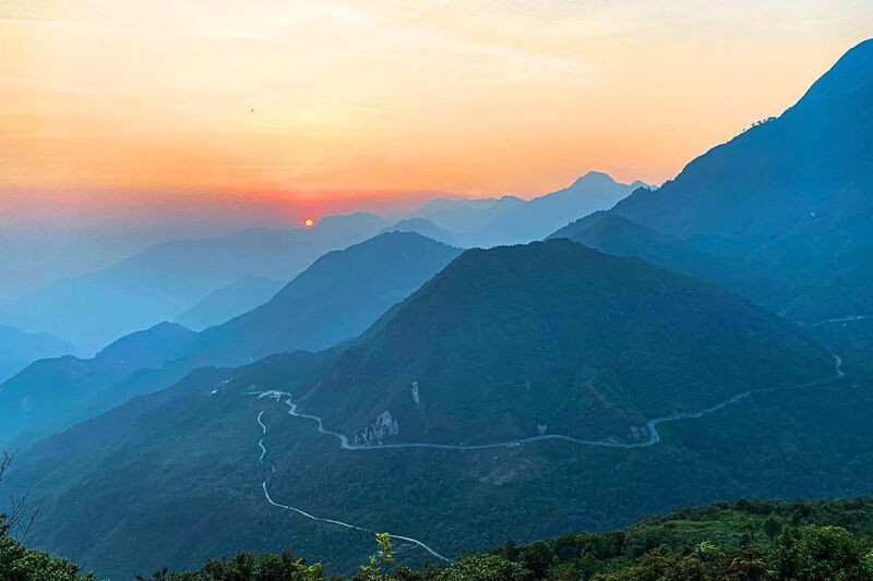 Đèo Ô Quy Hồ chìm trong mây chiều tháng 11 (Ảnh: Sưu tầm)