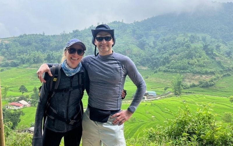 Du khách nước ngoài thích thú khi khám phá Mường Bo Sapa Du khách nước ngoài thích thú khi khám phá Mường Bo Sapa