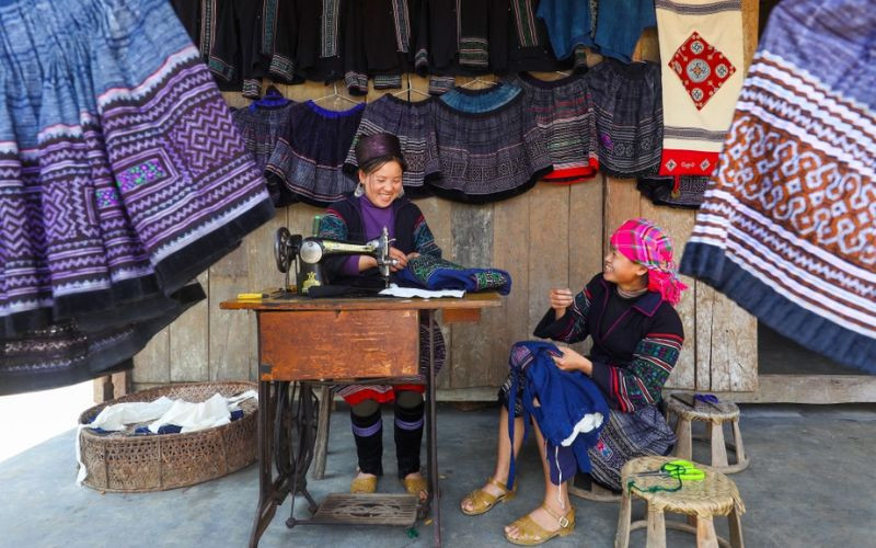 Hình ảnh đồng bào gần vườn quốc gia Hoàng Liên