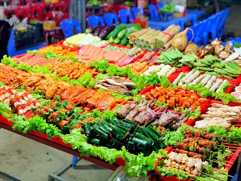 Chợ đêm Sapa với nhiều món ăn đặc sản