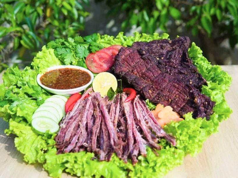 Thịt trâu gác bếp - món ăn đặc trưng ở Tây Bắc 