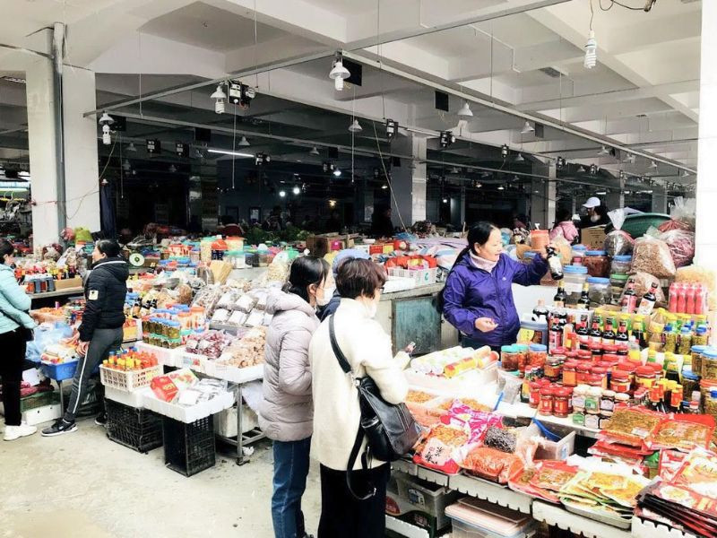 “Chợ quốc tế” giữa lòng Tây Bắc