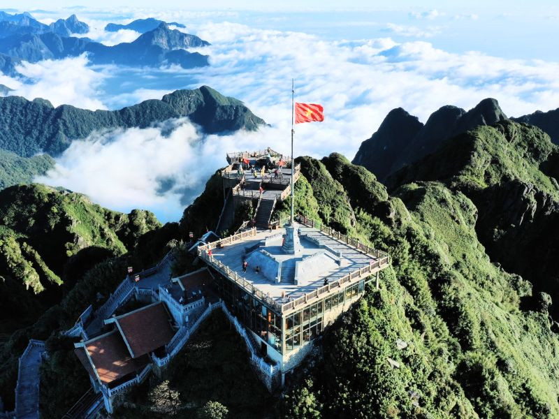 Tham quan Fansipan - nóc nhà Đông Dương