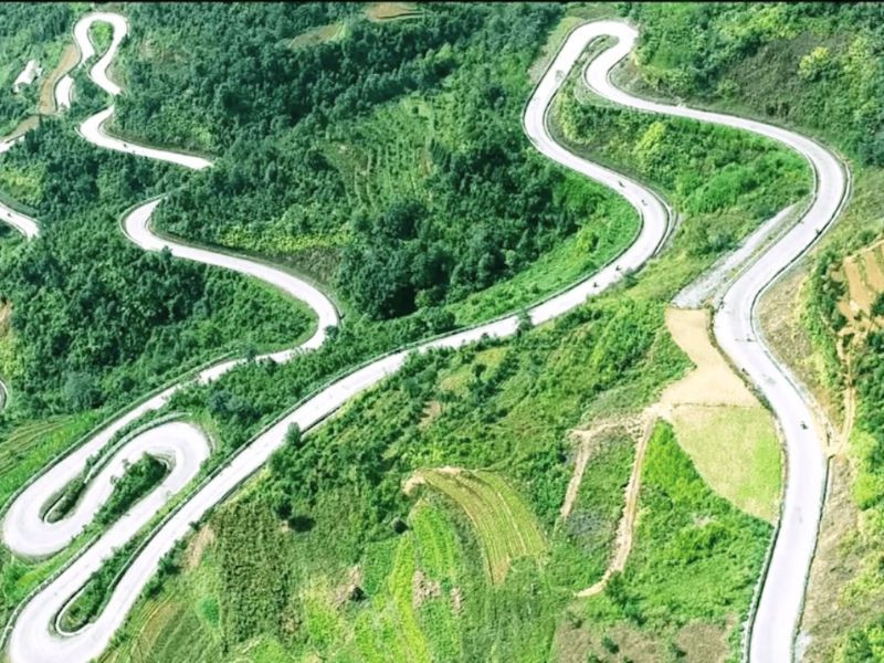 Khung cảnh cung đường Đèo Mã Pí Lèng 