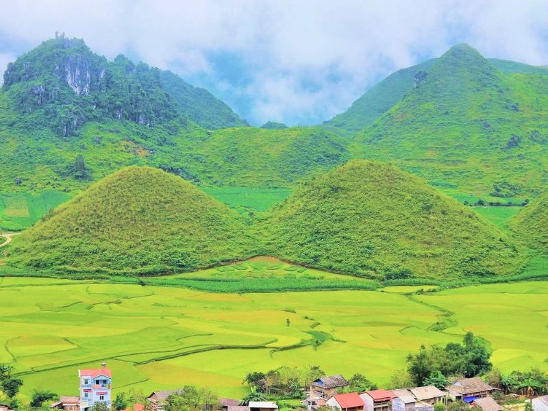 Tham quan Núi Đôi Quản Bạ