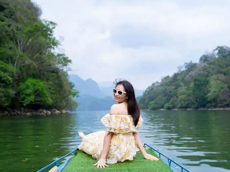 Chiêm ngưỡng vẻ đẹp trong xanh của Hồ Ba Bể