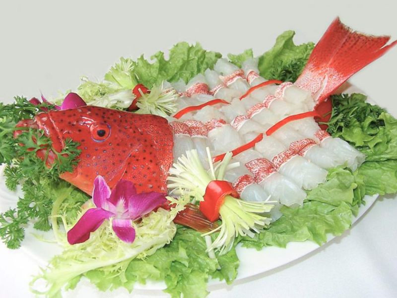 Thưởng thức cá mú đỏ 