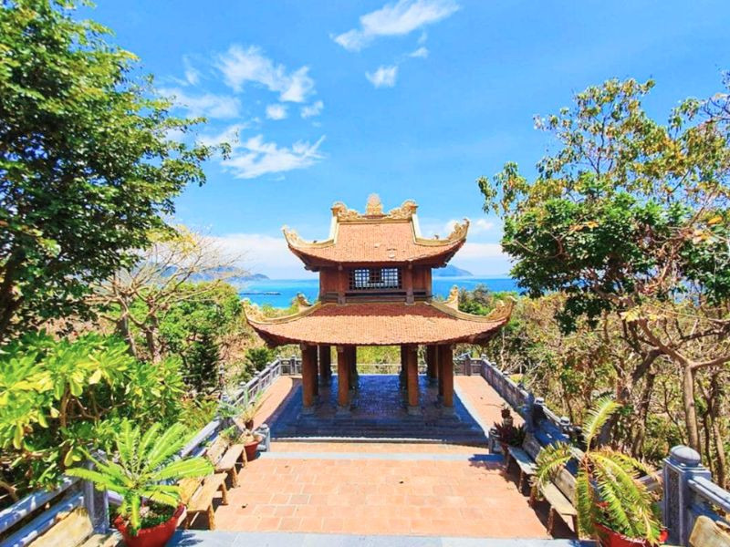 Chùa Núi Một Ngắm toàn cảnh Côn Đảo từ Chùa Núi Một