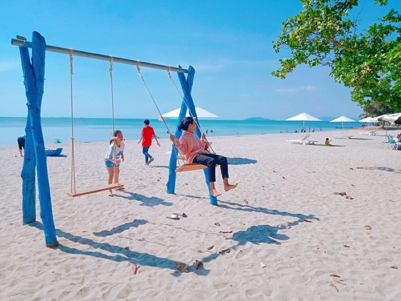 Vui chơi, khám phá tại bãi biển Mũi Nai