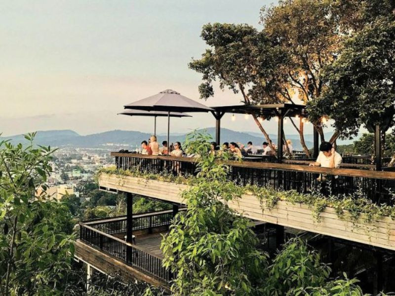 Chuồn Chuồn Bistro - quán cà phê nằm trên đồi Chuồn Chuồn Bistro - quán cà phê nằm trên đồi