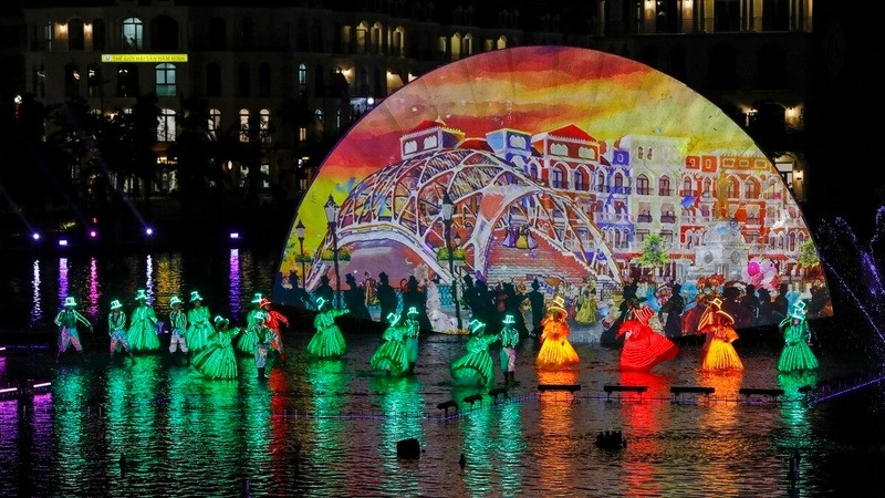 Sắc màu Venice biểu diễn tại Grand World