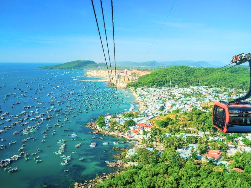 Khung cảnh Nam đảo - Phú Quốc đẹp qua từng cung đường 