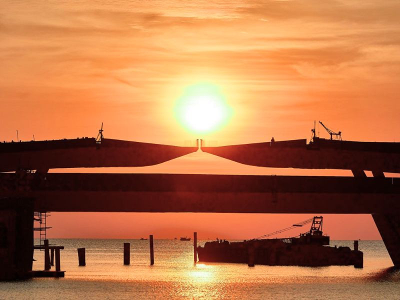 Hoàng hôn tuyệt đẹp tựa tranh vẽ